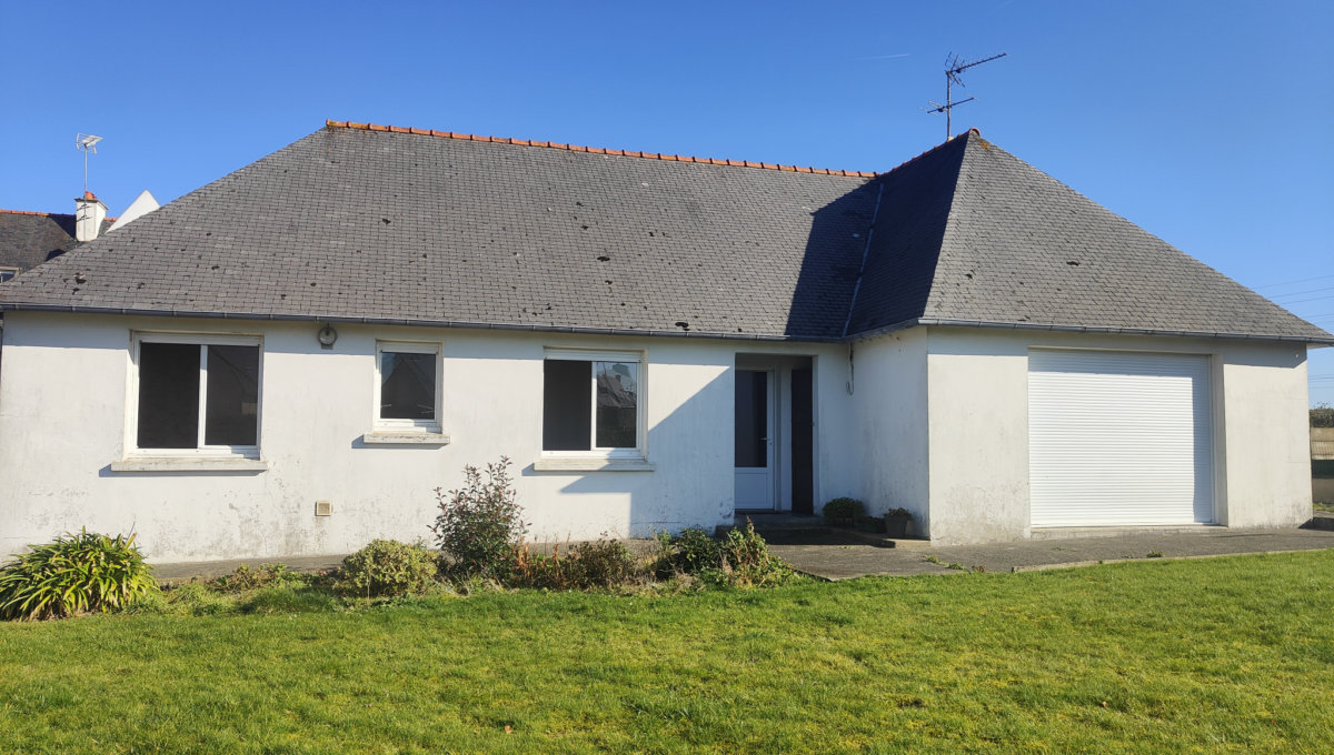 ROSPEZ : MAISON CENTRE BOURG DE 115 M2 A RÉNOVER Maison Vente