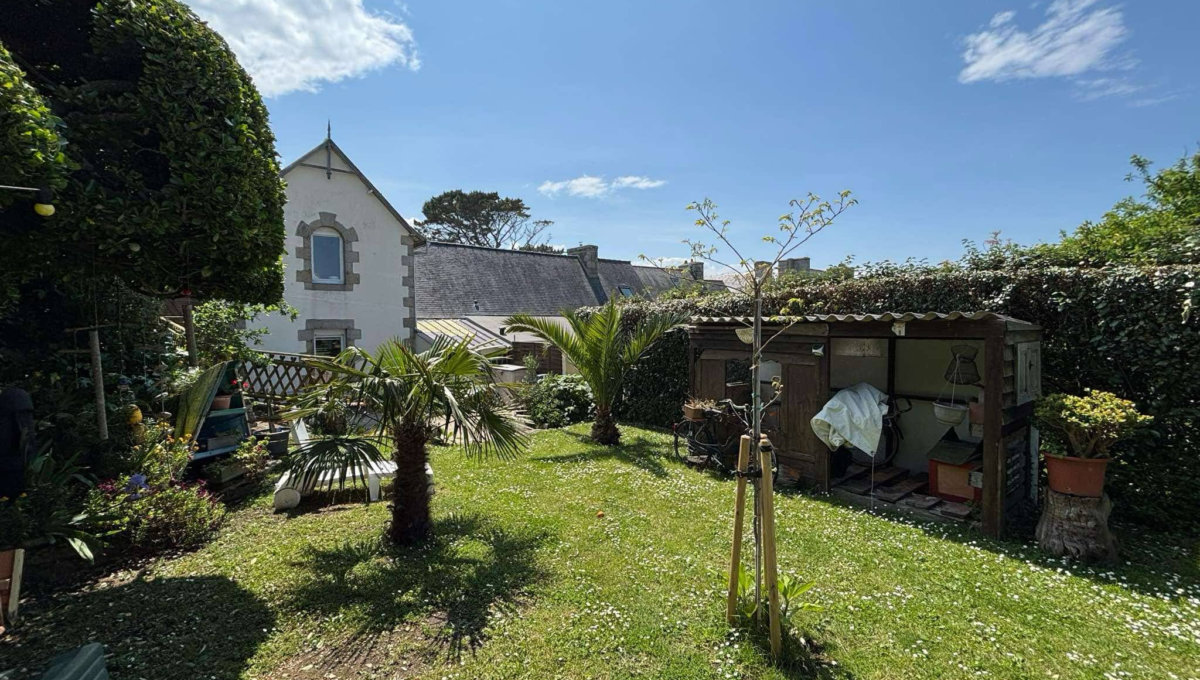 RARE - ILE GRANDE MAISON EN PIERRE ET SON GRAND JARDIN ABRITE Maison Vente