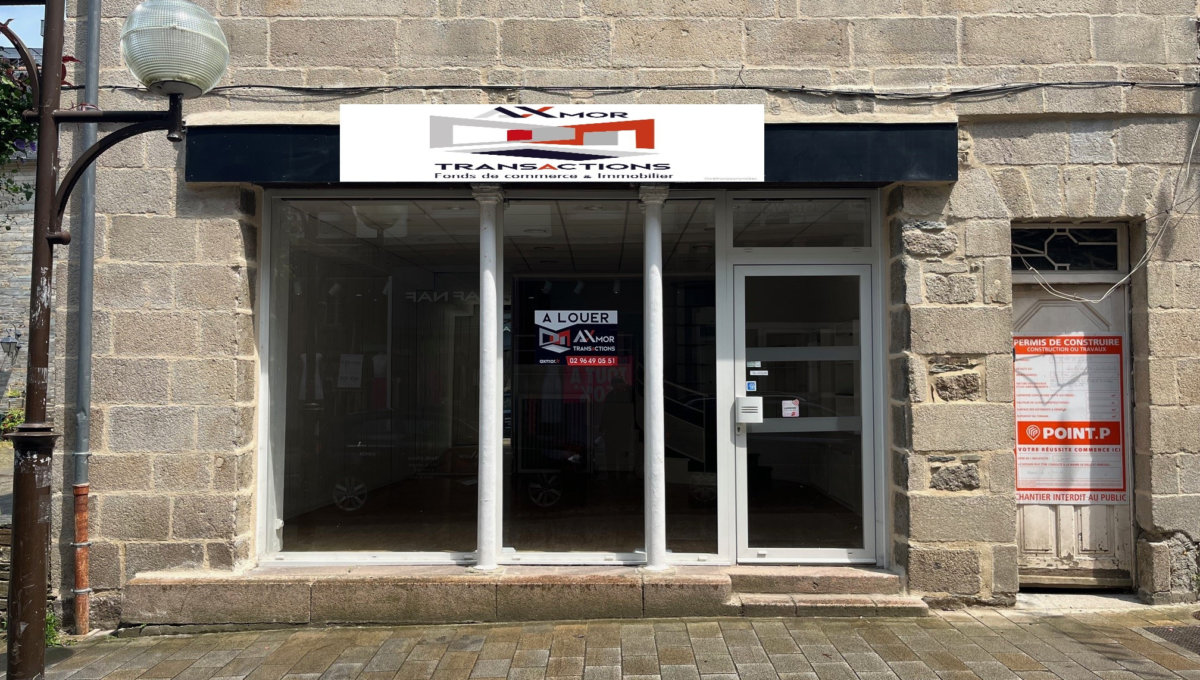 A LOUER LOCAL COMMERCIAL OU PREFESSIONNEL LANNION CENTRE-VILLE Local Commercial Location