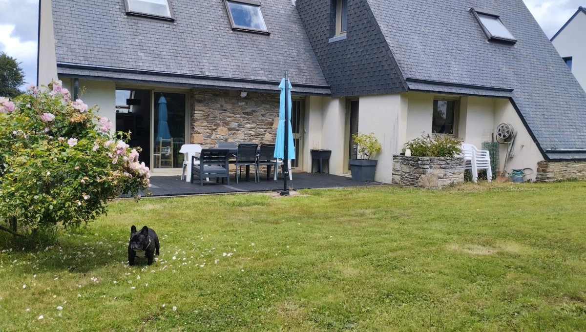 MAISON 5 PIECES PRINCIPALES SUR 1300 M2 DE TERRAIN Maison Vente
