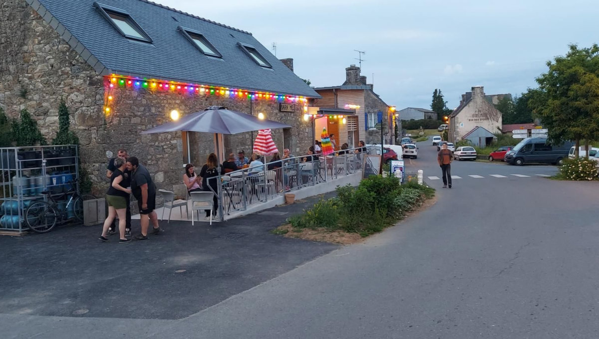 EN BRETAGNE A VENDRE CAFE - EPICERIE Fonds De Commerce Vente