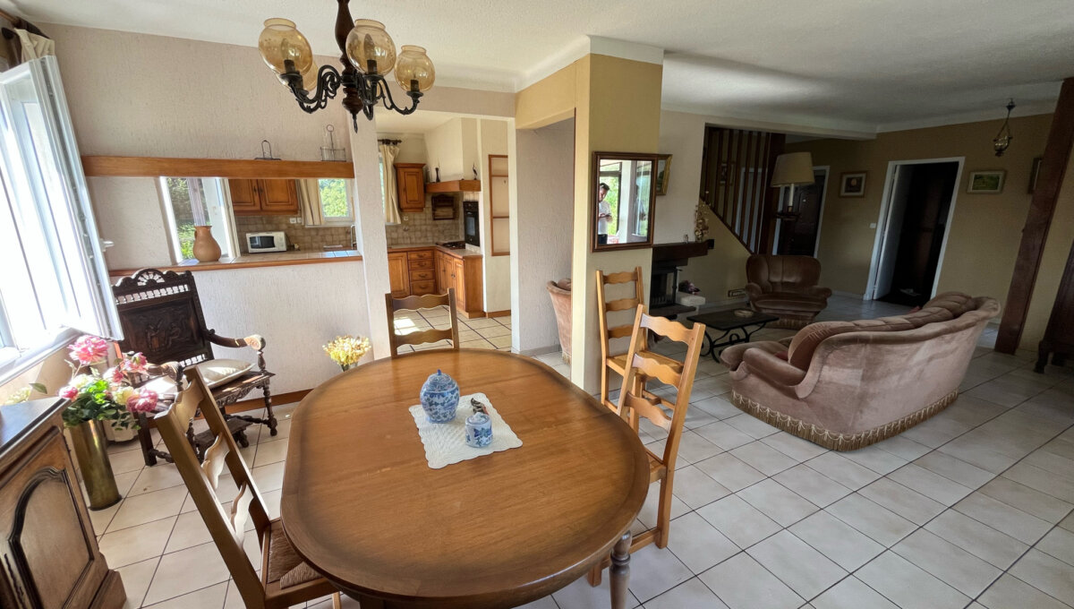TREBEURDEN :MAISON FAMILIALE PROCHE PLAGE ET COMMERCES Maison Vente