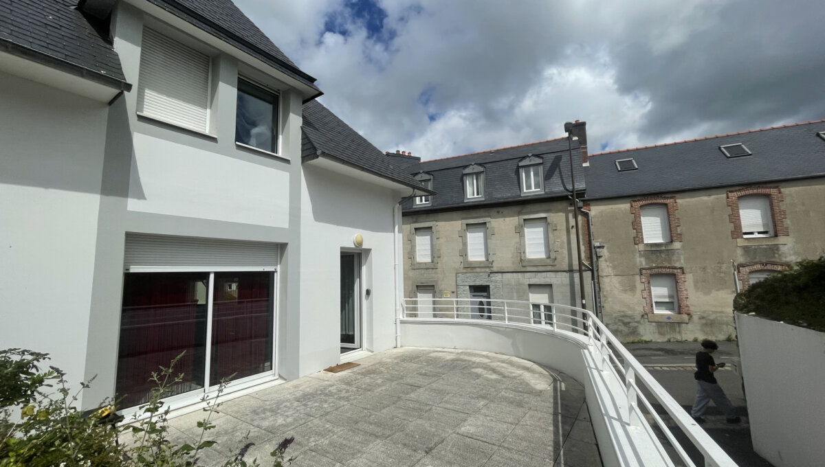 LANNION CENTRE : Duplex avec terrasse - 4 chambres Appartement Vente