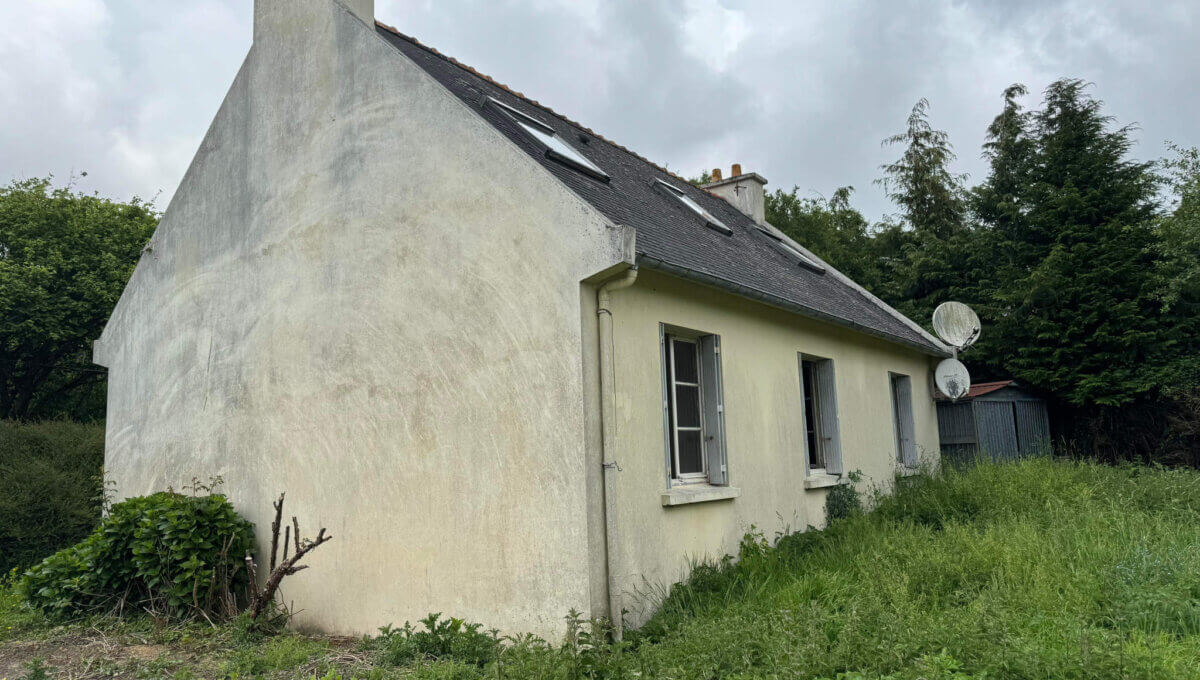 LANNION: maison a rénover de 84 M2 avec hangar de plus de 80 M2 Maison Vente