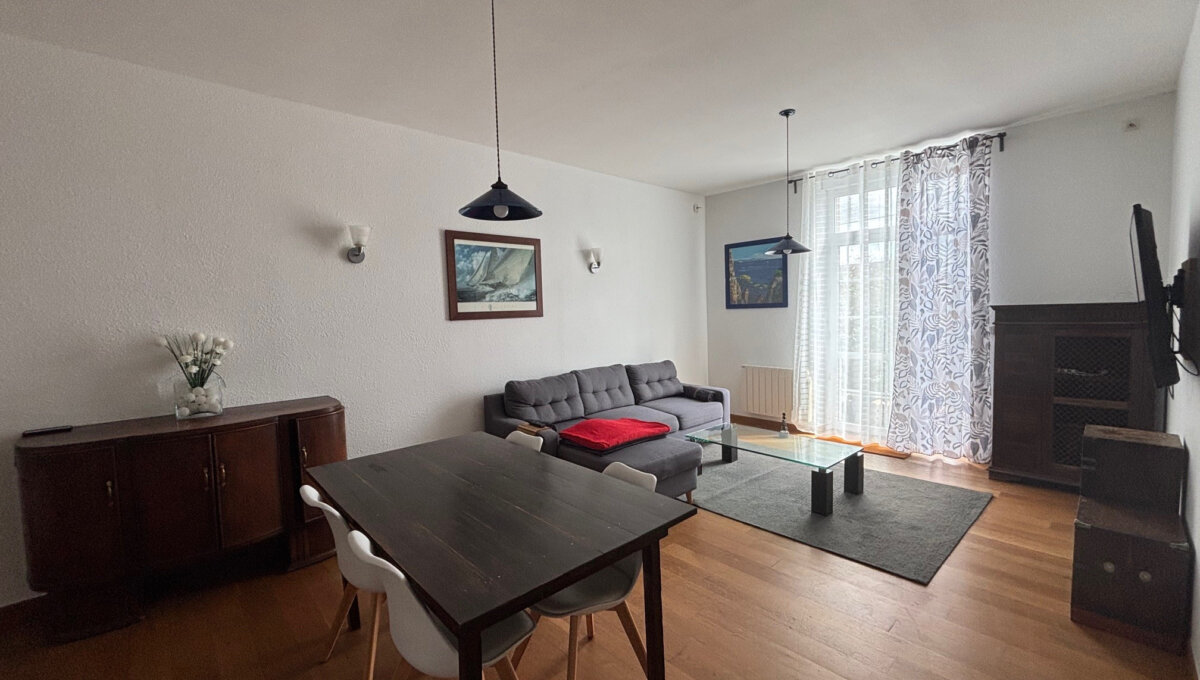 TREGASTEL - à louer T3 avec terrasse Appartement Location